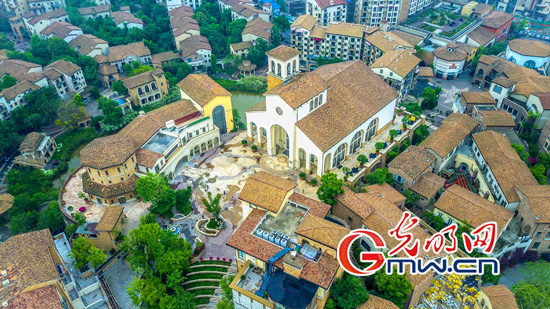 全国主流新媒体走进天府国际基金小镇领略四川