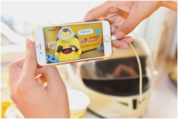 麦当劳小黄人主题餐厅萌趣亮相 _新闻视野