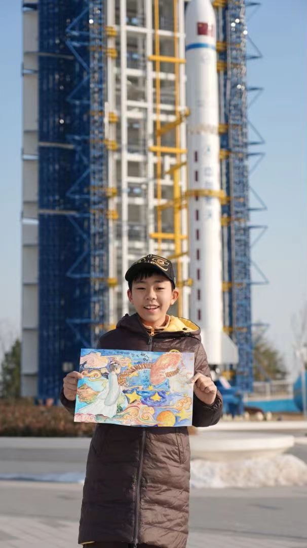 北京第二实验小学学生画作随“引力一号”首飞太空