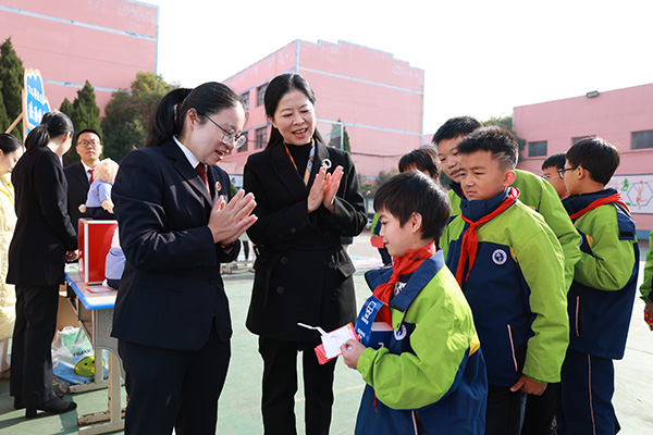 祝响响代表谈“护苗学堂”：履职架桥“护苗”成长