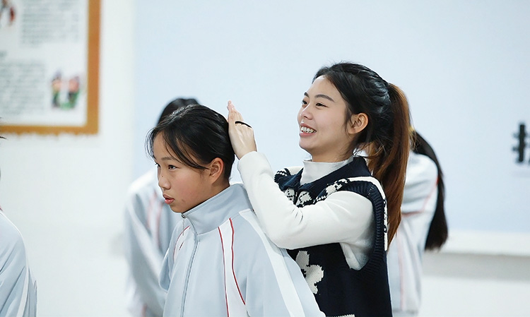 “护苗学堂”上新：留守儿童有了舞蹈教师