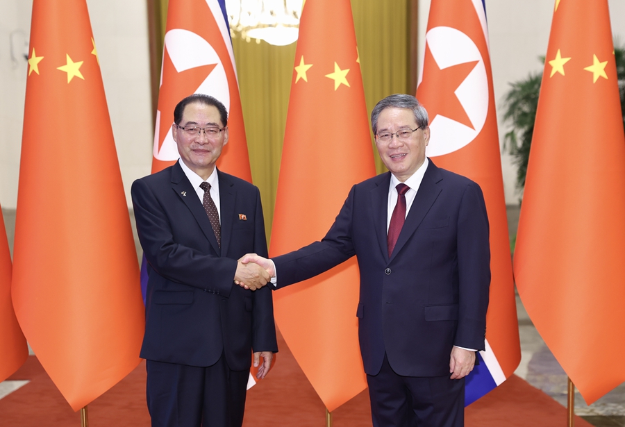 李强同朝鲜内阁总理朴泰成会谈