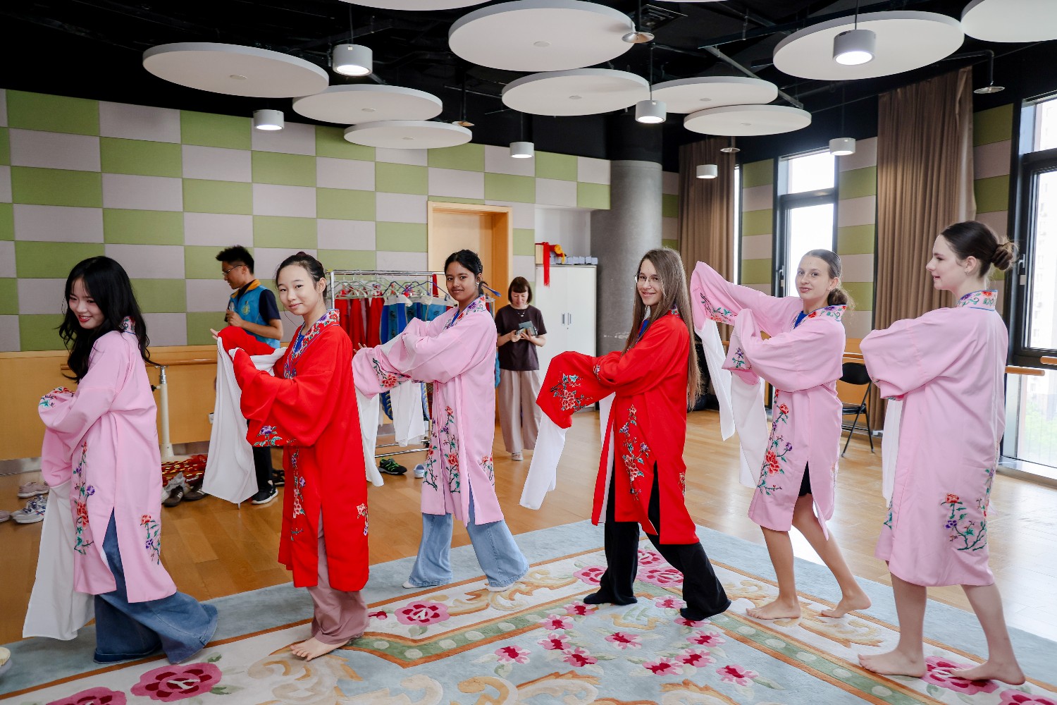 文化小大使的中国日记｜国粹初体验：学民乐、练功夫、赏京剧