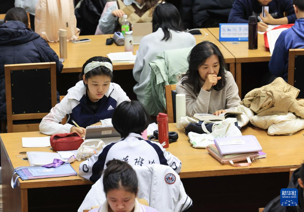 冬日国图读书暖