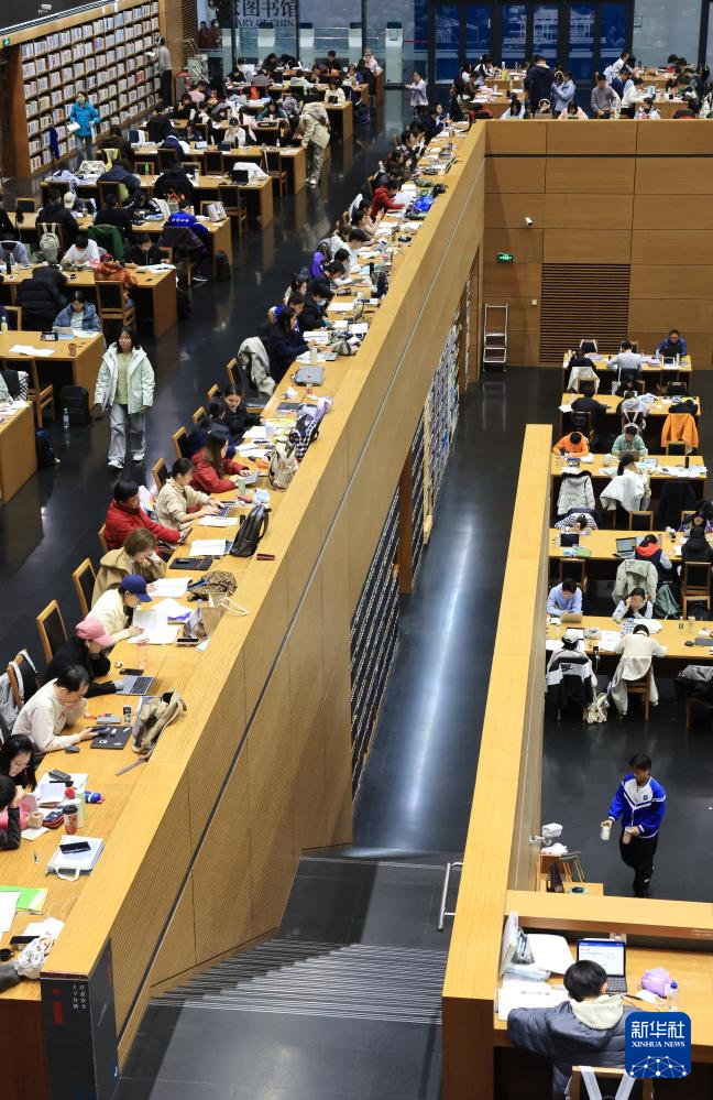 冬日国图读书暖